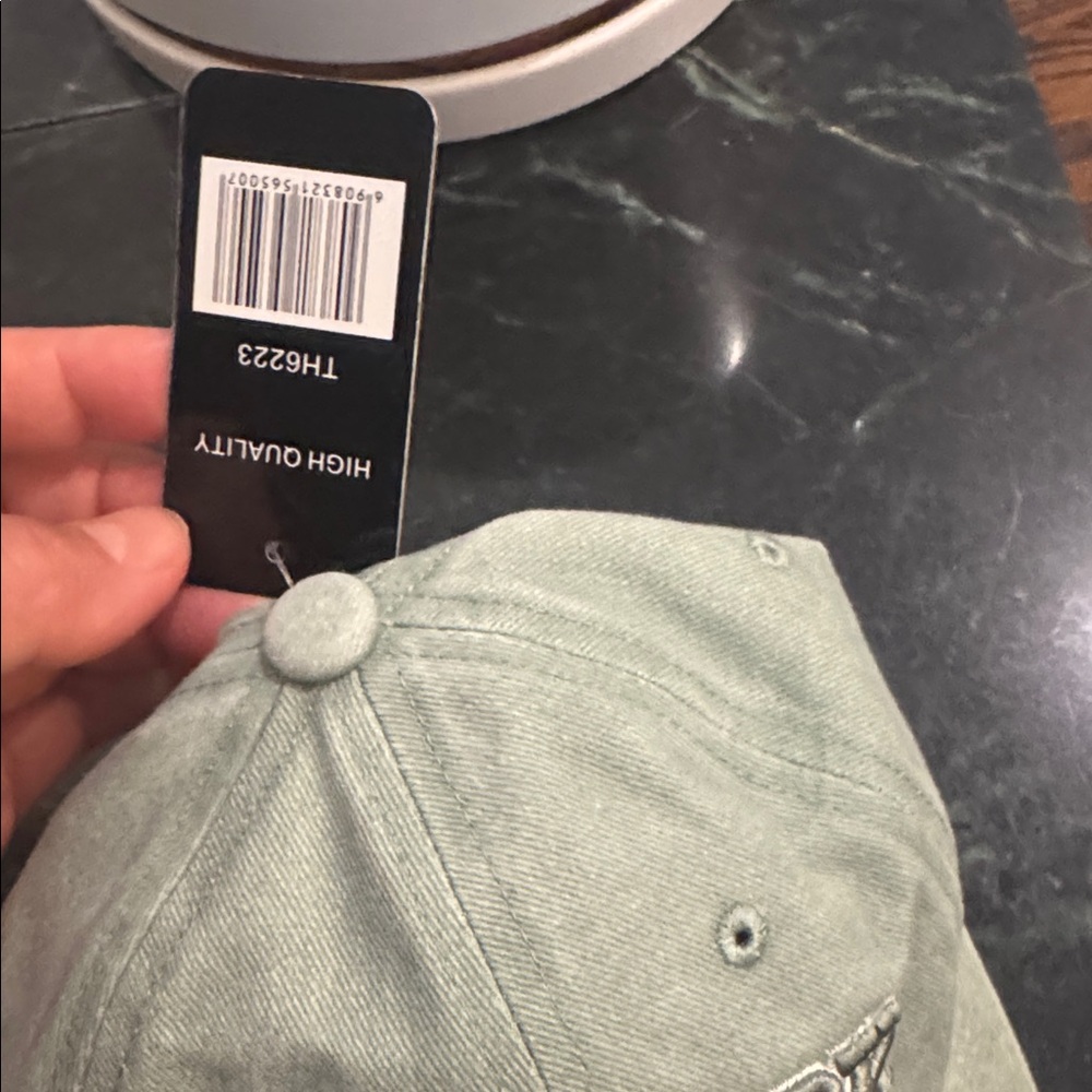 Green New York Cap - Picture 3 of 3